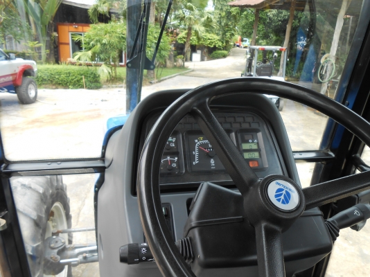 ขายรถไถNEWHOLLAND TS 100เก่านอกพร้อมใช้งาน