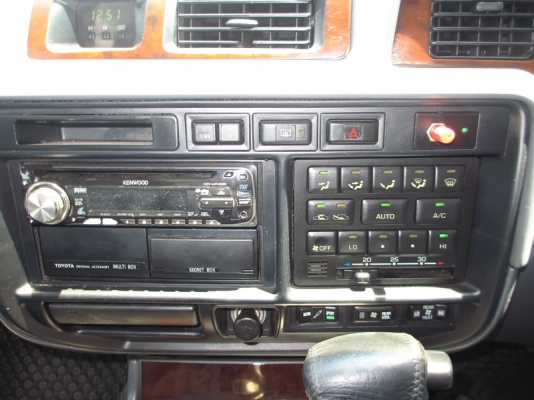 ขาย Toyota Landcruiser VX80 ปี97 LPGหัวฉีด ขาย Toyota Landcruiser VX80 ปี97 LPGหัวฉีด