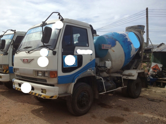 รถโม่ปูน 6ล้อ