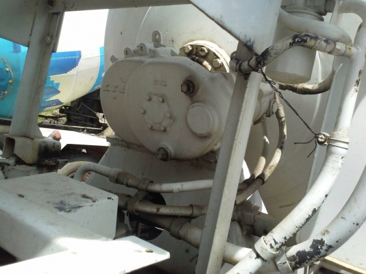 รถโม่ปูน 6ล้อ