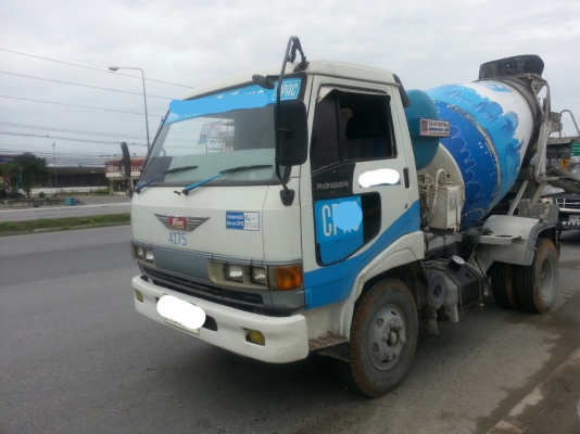 รถโม่ปูน 6ล้อ