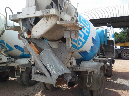 รถโม่ปูน 6ล้อ