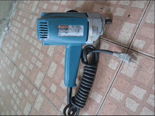ขายเครื่องขัดสี Makita Model 9218BL 860W 1400/min
