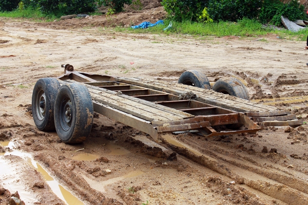 ขาย KOMATSU PC 30-5 พร้อมรถบรรทุก (รถใช้งานตลอดรับ) ขาย KOMATSU PC 30-5 พร้อมรถบรรทุก (รถใช้งานตลอดรับ)