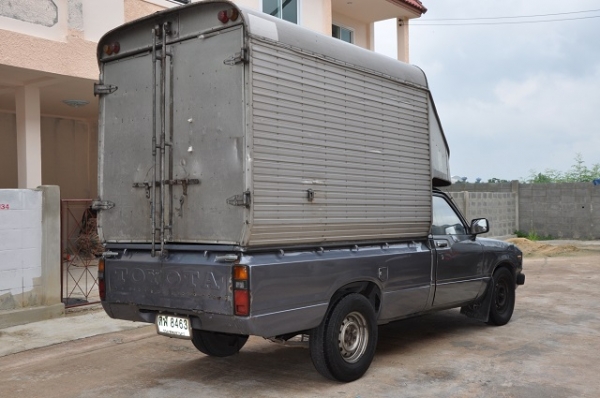ขาย Toyota Hilux LN40 เครื่องดีเซล 2L แห้งๆ แรงดี สุดประหยัด พร้อมตู้ รถสวยพร้อมใช้งาน
