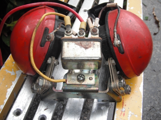 แตร24v ของใหม่มีตำหนิสีถลอกครับ