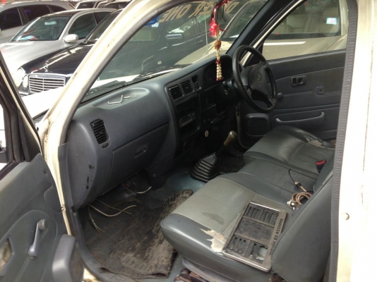 ขายรถบริษัทยกเข่ง 3 คัน Tiger D4D ปี 2004