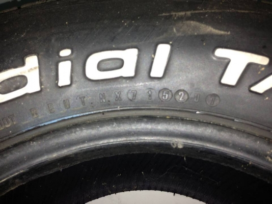 ขาย ยางอเมริกัน BF Goodrich 255/60/15 สภาพดี ดอกเต็ม ยางนิ่มๆ 1คู่ ขาย ยางอเมริกัน BF Goodrich 255/60/15 สภาพดี ดอกเต็ม ยางนิ่มๆ 1คู่