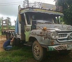 ISUZU TX 165 HP 6BD1 รถหัวยาวหางปลาสิบล้อ 2 เพลา ท้ายลาดมีหางไฮดรอลิกส์ขึ้นรถเกี่ยวข้าวครบพร้อมใช้งาน เครื่องแห้งแรงดีไม่เยิ้ม ภายในคอนโซลครบพร้อม พวงมาลัยเพาเวอร์ ช่วงล่างคัชซีไม่ผุ ยางสภาพดี 10 เส่้นประมาณ 70\% พร้อมใช้งาน เอกสารเล่มทะเบียนครบพร้อม ราคาต ISUZU TX 165 HP 6BD1 รถหัวยาวหางปลาสิบล้อ 2 เพลา ท้ายลาดมีหางไฮดรอลิกส์ขึ้นรถเกี่ยวข้าวครบพร้อมใช้งาน เครื่องแห้งแรงดีไม่เยิ้ม ภายในคอนโซลครบพร้อม พวงมาลัยเพาเวอร์ ช่วงล่างคัชซีไม่ผุ ยางสภาพดี 10 เส่้นประมาณ 70\% พร้อมใช้งาน เอกสารเล่มทะเบียนครบพร้อม ราคาต
