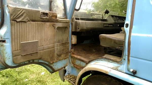 รถสเปรย์ยาง..6ล้อNISSAN UD CMF87Eเครื่อง180แรง FE6 รถสวย เดิมๆสีเดิม รถห้างแท้..