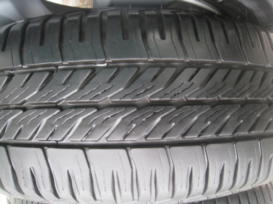 ขายล้อแม็ก Honda jazz 15"x5.5" et45 4รู100 +ยาง ปี3612 สนใจติดต่อเล็กคลองสามครับ (081-3747940)