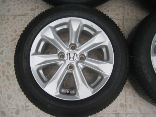 ขายล้อแม็ก Honda jazz 15"x5.5" et45 4รู100 +ยาง ปี3612 สนใจติดต่อเล็กคลองสามครับ (081-3747940)