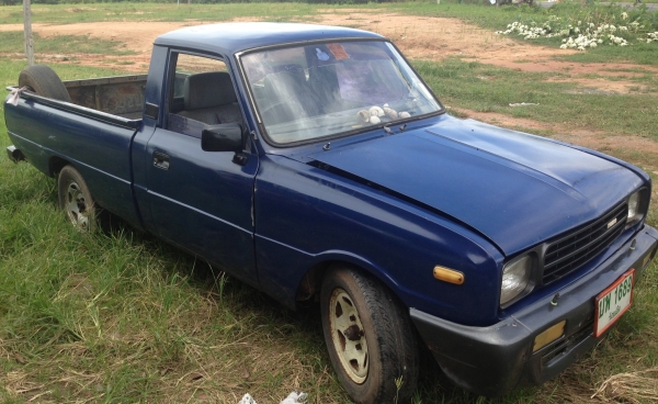 MAZDA FAMILIA 1400 CC. MT ปี 38 รถสวยสภาพดีเดิมๆพร้อมใช้งานได้เลยครับ เครื่องแห้งแรงดีไม่มีเยิ้มประหยัดน้ำมัน ภายในเก๋งสะอาดสวย กระบะไม่มีผุ ช่วงล่างคัชซีสวยไม่ผุไม่ดาม ยางสภาพดี 4 เส้นประมาณ 70\% พร้อมใช้งาน เอกสารทะเบียนภาษีครบพร้อมโอน ราคาต่อรองได้ครับ