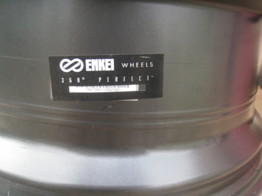 ขายล้อแม็ก Enkei RZ-5 มือสอง F 18"x8.5" et42 R 18"x9.5" et25 5รู114.3 สนใจติดต่อเล็กคลองสามครับ (081-3747940)