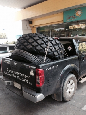 ขายยาง 1000-20 Deestone ,Bridgestone,Apollo ราคาถูก