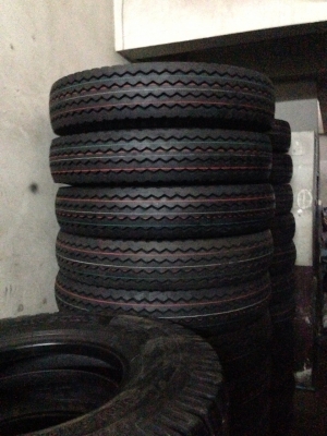 ขายยาง 1000-20 Deestone ,Bridgestone,Apollo ราคาถูก