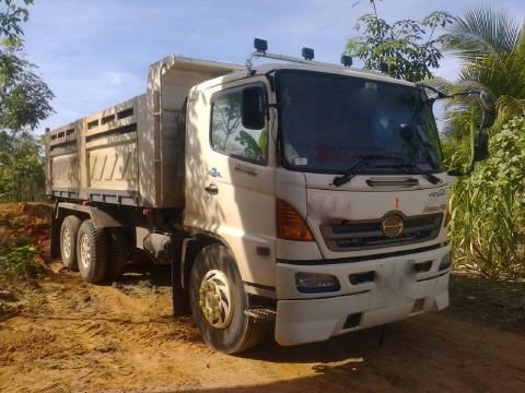 รถฮีโน่ 10 ล้อดั้ม  220 แรงม้า ปี 47  สนใจติดต่อ 081 - 6079515