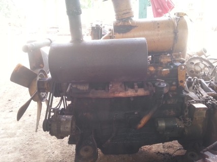 ขายเครื่อง komatsu 6d105-1 ไม่โบลงจาก pc200-2 ขายเครื่อง komatsu 6d105-1 ไม่โบลงจาก pc200-2