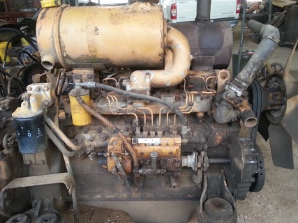 ขายเครื่อง komatsu 6d105-1 ไม่โบลงจาก pc200-2