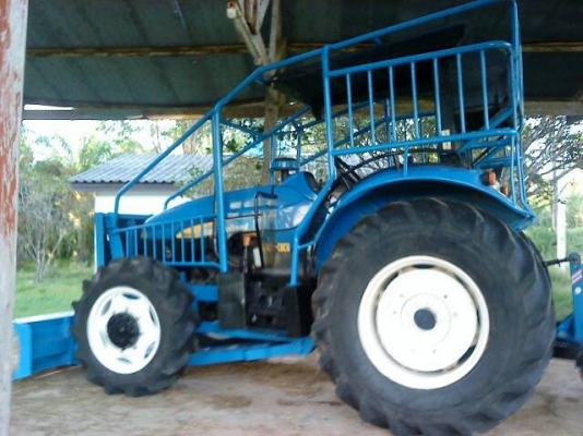 ขายรถไถ NEW HOLLAND รุ่น TD 95D 98 แรงม้า สภาพดี เจ้าของใช้น้อย ใช้มือเดียว  สนใจ 087-2976734 นุ