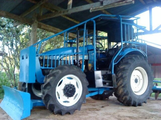 ขายรถไถ NEW HOLLAND รุ่น TD 95D 98 แรงม้า สภาพดี เจ้าของใช้น้อย ใช้มือเดียว  สนใจ 087-2976734 นุ