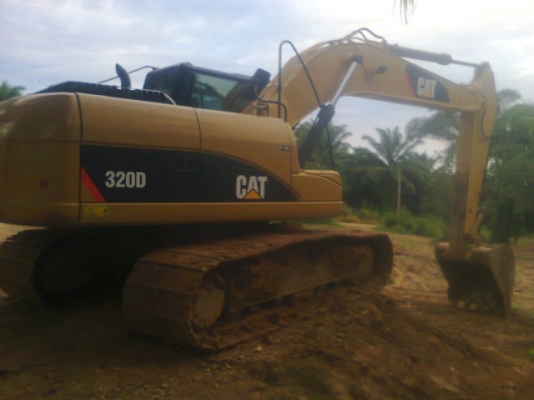 ลดขายดาวน์เหลือ 1500000 CAT 320D รถน่าใช้ ขายเพราะไม่มีคนดูแลกิจการ สนใจ 087-2976734