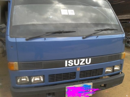 isuzu115 ปี37 สั่งลุยแท้ รถสวยใม่มีที่ติครับภายในหัวเก๋งสวยมากครับ
