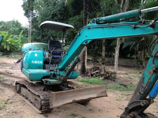 ขายรถขุด แมคโครเล็ก KOMATSU PC30-7 สภาพพร้อมใช้ราคาเบาๆ