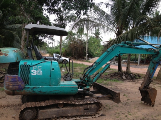 ขายรถขุด แมคโครเล็ก KOMATSU PC30-7 สภาพพร้อมใช้ราคาเบาๆ