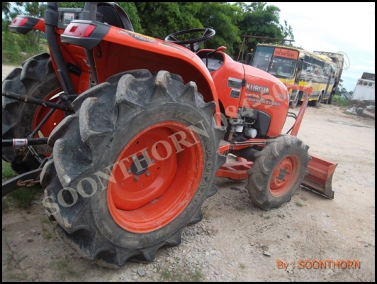 ขายด่วน แทรกเตอร์ KUBOTA L3608 4WD รถไร่สภาพดี อุปกรณ์ครบ ใช้งานน้อย ราคาสุดคุ้ม