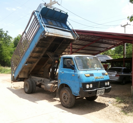 หกล้อดั้มเกษตร