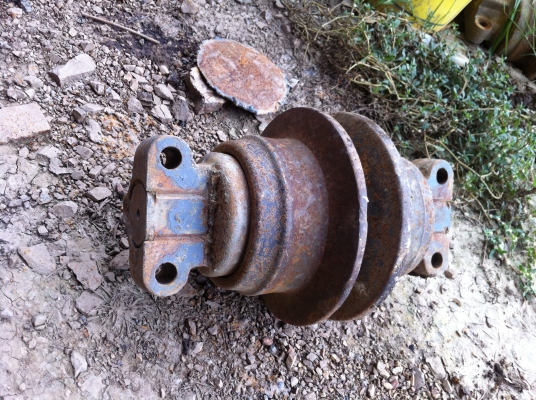 โรลเลอร์พร้อมแทรกยาง  sumitomo sh100