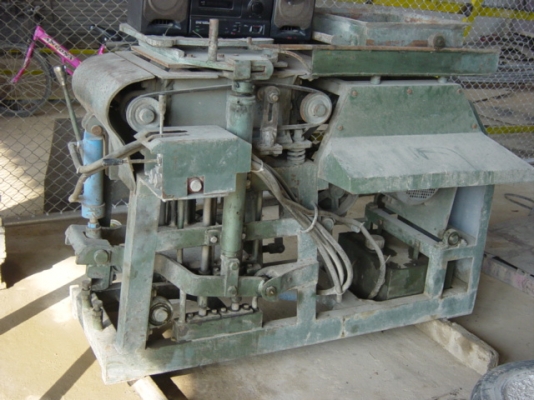 ขายเครื่องผลิตอิฐบล็อกระบบอัตโนมัติ ชนิด  4 ก้อน