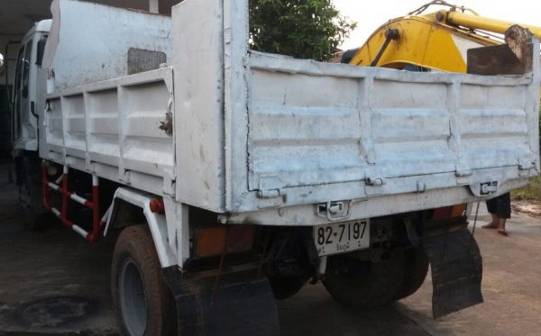 ขาย 6ล้อดั้มดิน Isuzu deca 210 6hh1 ทริฟฟี่ พ.พาวเวอร์ ยาง8.35 กระบะดั้ม3.6ม. ดั้ม4ตันยิงหน้า เล่มทะเบียน ราคาต่อรองได้เด้อ พี่น้องครับ