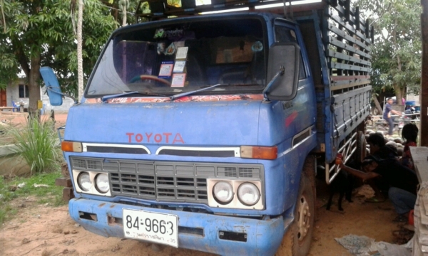 ขาย 6 ล้อ ไดน่า 85 แรง. เครื่องแน่นเกียร์สาย แชสซีสวย หน้า เอฟ หลังเอฟ คอกสวย