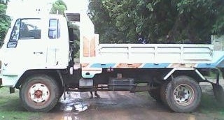 ISUZU ROCKY FSR 165 HP 6BD1 หกล้อดั๊มพ์ กระบะดั๊มพ์เหล็ก 6 ตันความยาว 3.80 เมตรสภาพสวยจัด เครื่องแน่นแรงดีเดิมๆภายในเก๋งคอนโซลสวยครบ พวงมาลัยเพาเวอร์ ช่วงล่างใหญ่ยาง 9.00 ขอบ 20 สภาพดี 70\% พร้อมบรรทุกพร้อมใช้งาน เอกสารทะเบียนครบพร้อม ราคาต่อรองได้ครับ