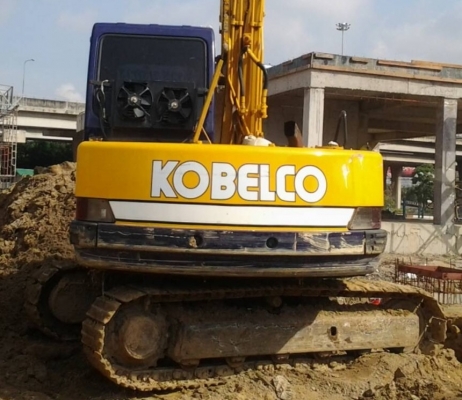 KOBELCO MARK III SK-60 รถสวยสภาพรถเก่านอก ไฟฟ้าหน้าจอครบพร้อม เครื่องเดิมปั๊มเดิมไม่มีเยิ้ม ทำงานเร็วไม่มีโหลดเลยครับ ภายในเก๋งสวยสะอาด แอร์เย็น ภายนอกบอดี้สวยสุดๆ บูมอาร์มไม่มีปะ ช่วงล่างเต็มดีประมาณ 80\% พร้อมใช้งานได้เลย เอกสารใบอินวอยซ์ครบพร้อม ราคาต่อ