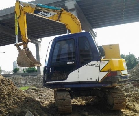 KOBELCO MARK III SK-60 รถสวยสภาพรถเก่านอก ไฟฟ้าหน้าจอครบพร้อม เครื่องเดิมปั๊มเดิมไม่มีเยิ้ม ทำงานเร็วไม่มีโหลดเลยครับ ภายในเก๋งสวยสะอาด แอร์เย็น ภายนอกบอดี้สวยสุดๆ บูมอาร์มไม่มีปะ ช่วงล่างเต็มดีประมาณ 80\% พร้อมใช้งานได้เลย เอกสารใบอินวอยซ์ครบพร้อม ราคาต่อ