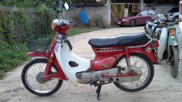 C700รุ่นทองขาวทะเบียนโอนภาษีเต็มสภาพประกวดราคาถูกๆ11800บาท