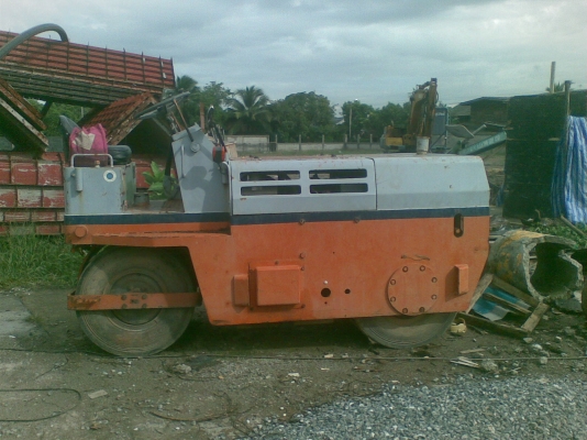 รถบดซาไก 3 ตันครึ่ง สภาพพร้อมใช้ ขาย 165,000 ติดต่อดูรถที่  086-1336693