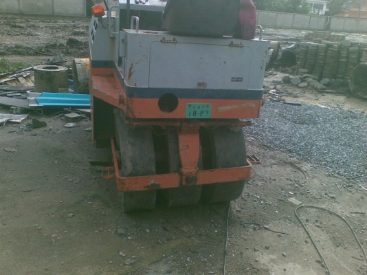รถบดซาไก 3 ตันครึ่ง สภาพพร้อมใช้ ขาย 165,000 ติดต่อดูรถที่  086-1336693