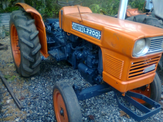 คูโบต้า L2200 รถปรับสภาพพร้อมใช้งาน