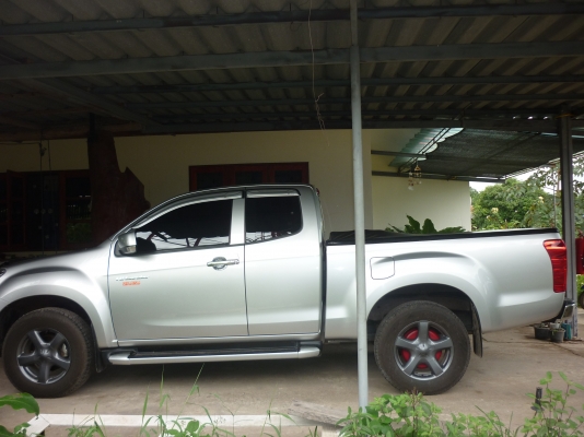 ขายครับหรือแลกก็ได้ d-max allnew เหลือ600000ครับ