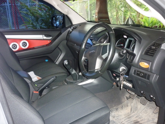 ขายครับหรือแลกก็ได้ d-max allnew เหลือ600000ครับ