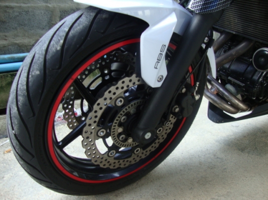 ขาย ER6n abs ปี 2012 (สีขาว) วิ่ง 8000 กก ขาย ER6n abs ปี 2012 (สีขาว) วิ่ง 8000 กก