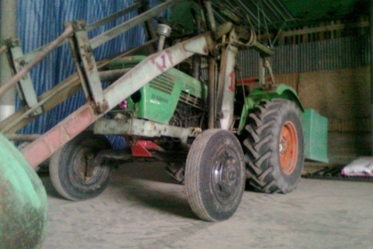 ขายรถไถ ยี่ห้อด้อย เครื่อง 4 สูบ เปลียงเป็นรถไถตักข้าวสาร โทร 088-4501277