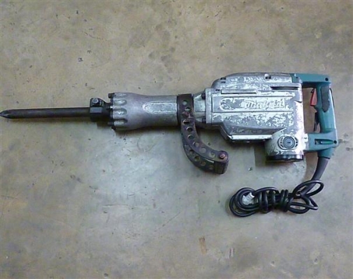 ขายสกัดไฟฟ้า Makita HM1305  มือสองใช้งานได้เลย