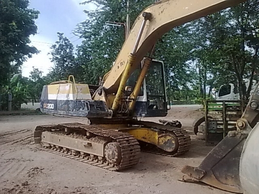 ขายKOMATSU PC 200-5 สภาพสวยพร้อมใช้ เล่มทะเบียนพร้อม ติดต่อได้ทีคุณ อ๊อฟ พิจิตร 086-737-9991