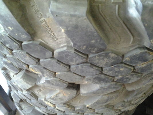 ยาง 33/16/10.5