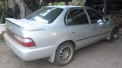 TOYOTA COROLLA 1.3 GXi MT ปี 94 รถสวยสีสันบางเดิมพร้อมใช้งานได้เลย ติดตั้งแก๊ส LPG ลงเล่มครบถูกต้อง เครื่องแห้งแรงดีไม่มีเยิ้ม ภายในเก๋งคอนโซลสวยครบพร้อม CD MP3 แอร์เย็น พ.เพาเวอร์ ก.ไฟฟ้า ช่วงล่างแน่น ยางสภาพดี 4 เส้นประมาณ 70\% พร้อมใ